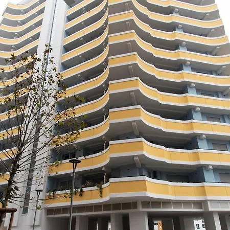 Apartment Youhosty - Pirelli 28 Milan
