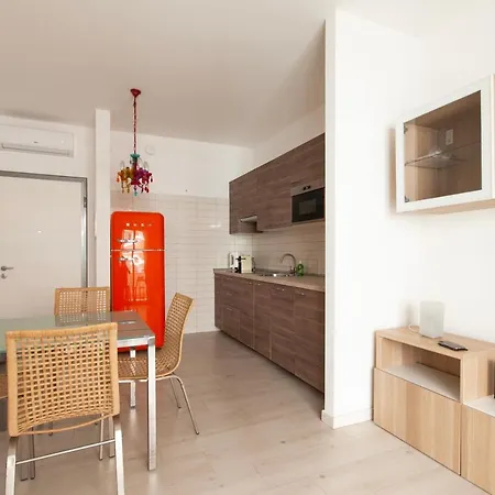 Apartment Youhosty - Pirelli 28